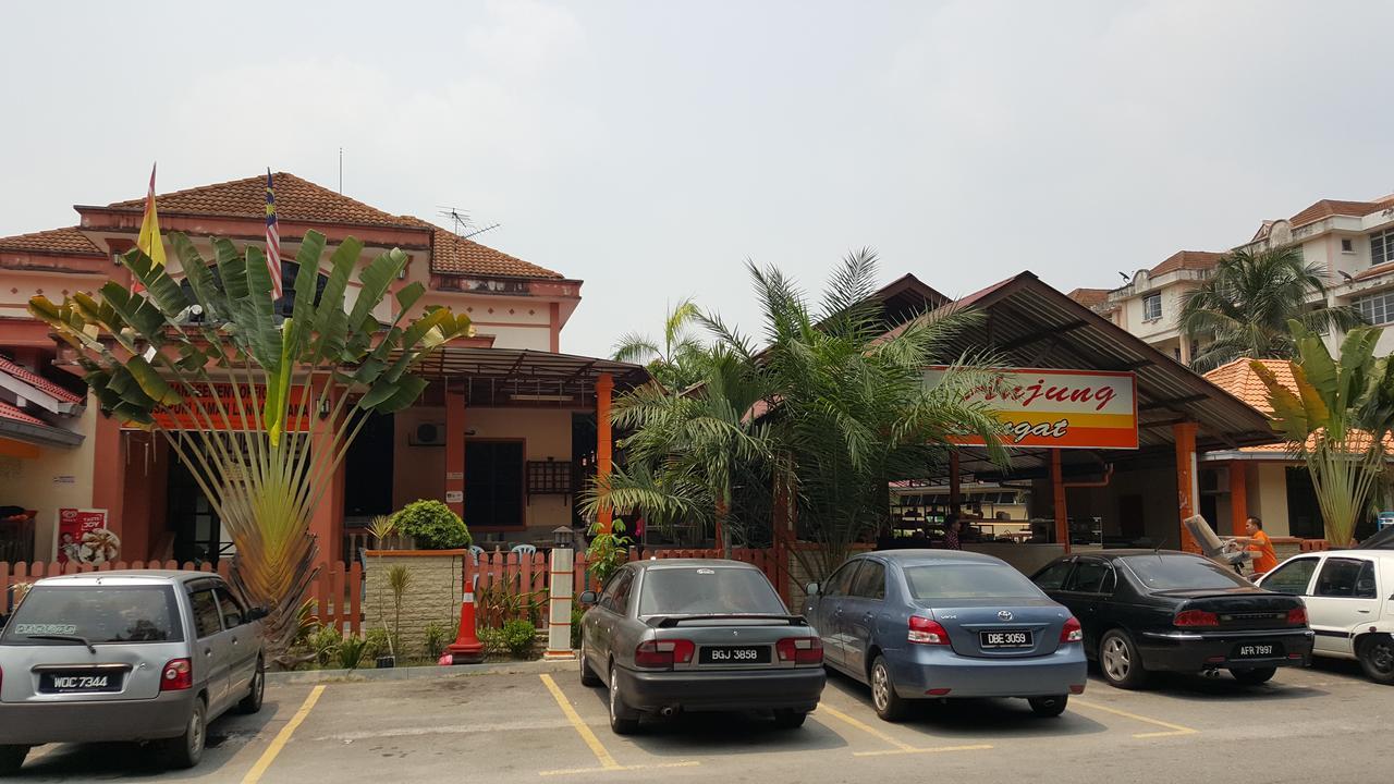 Anjung Homestay Sepang Exterior foto